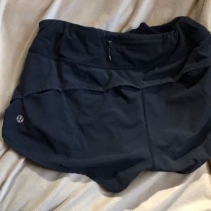 black lulu shorts size 4